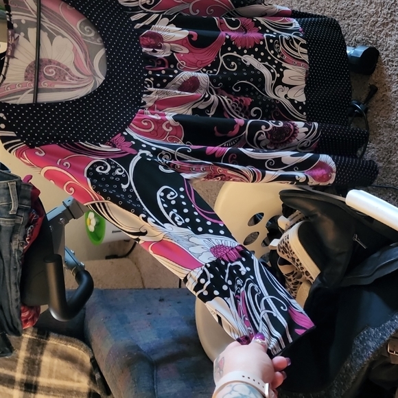 Plus Size Patterned Blouse - Picture 2 of 2